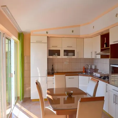 Julienne Apartment