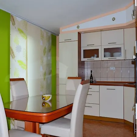 Apartment Julienne *