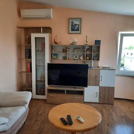 アパート Julienne