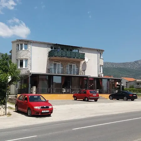 Julienne Apartment Kastela