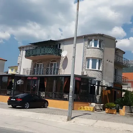 アパート Julienne Kaštela