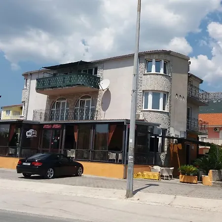 Julienne Apartment